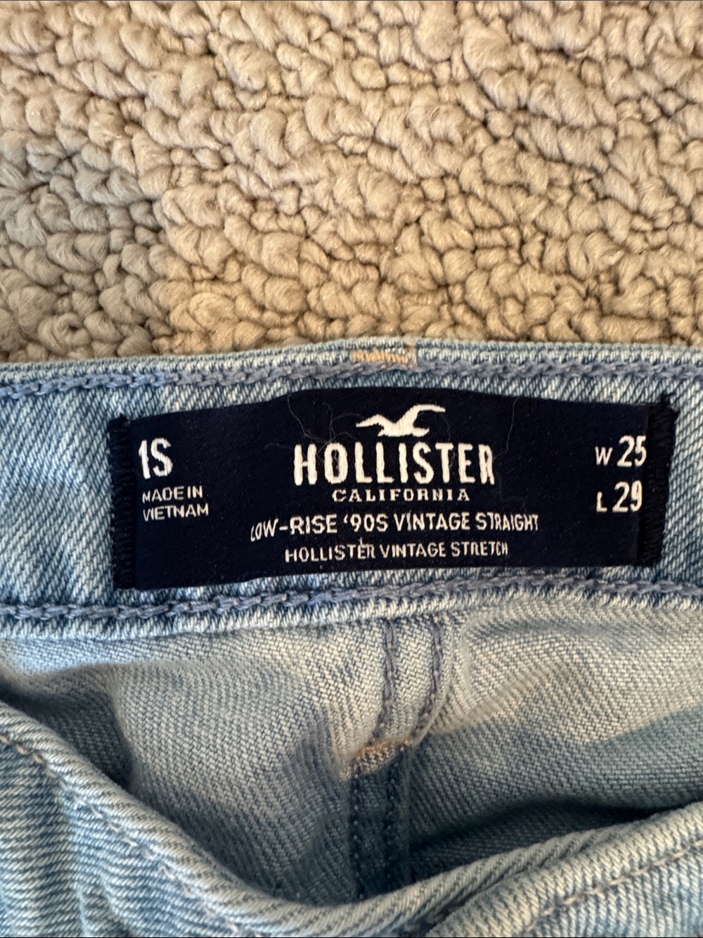Women's Jeans Bundle - Levi’s, Cotton:On, Hollister, Banana Republic - Picture 9 of 16